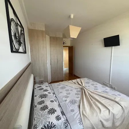 Del Querer, Ideal Parejas Apartment
